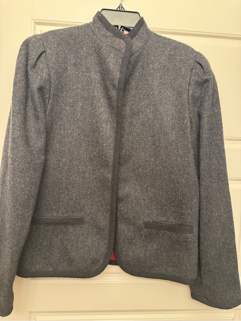 Vintage 80% wool and 20% pol Liz Claiborne Heathered Gray Stand-Collar Blazer
